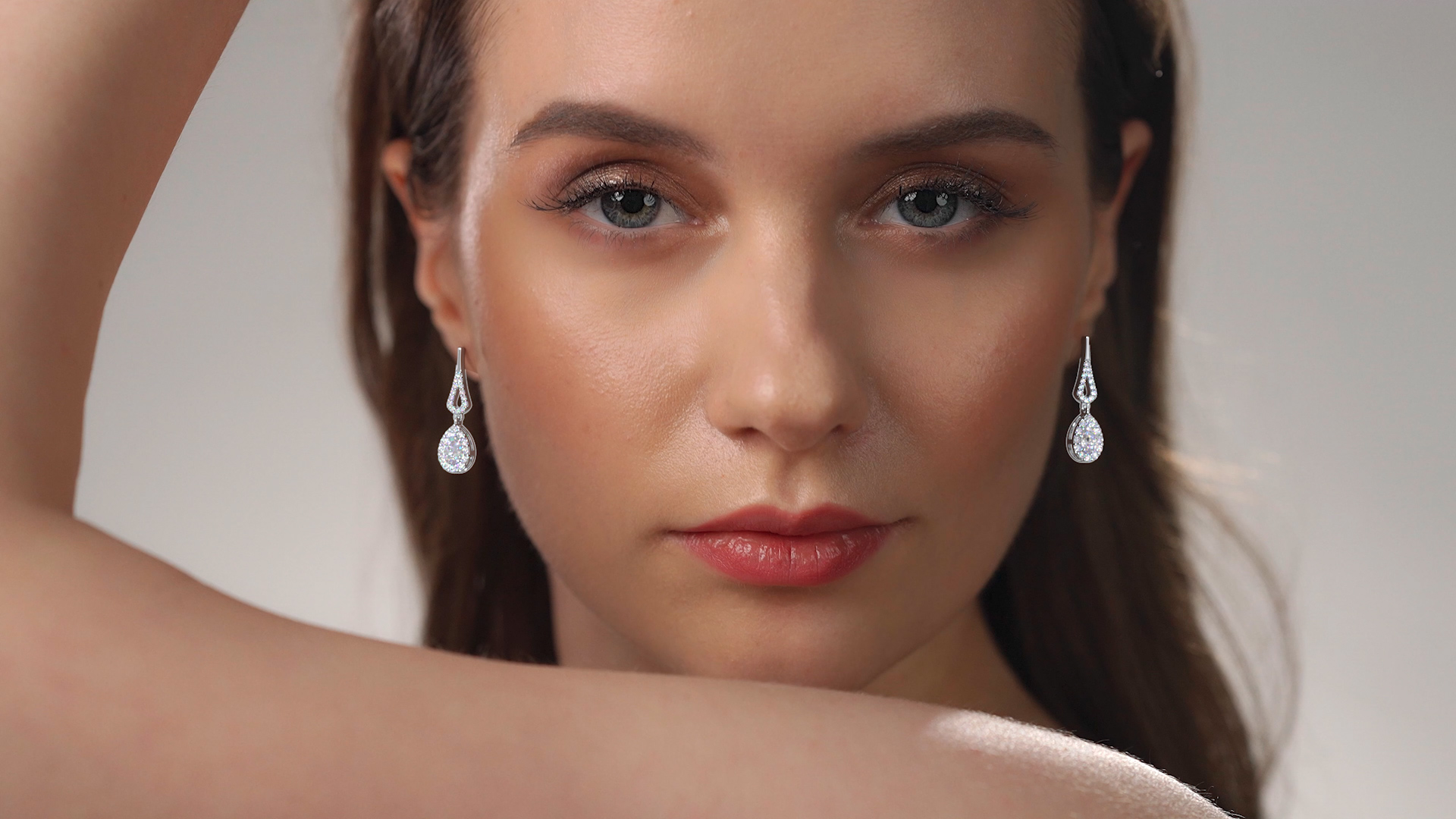 Pear Shape Dangling Earring Settings With Round Diamonds (0.56cttw