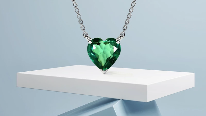 Heart shape alexandrite pendant