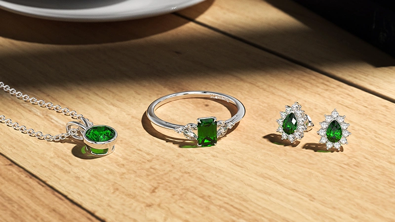 preset emerald jewelry