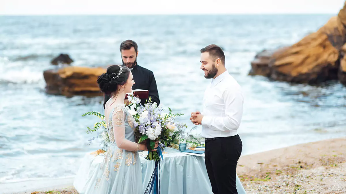 6 Tips To Rock Your Beach Wedding