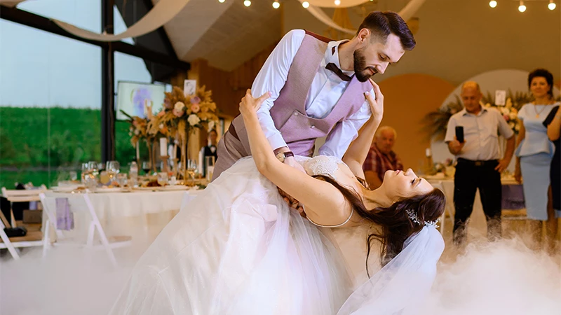 couple dancing