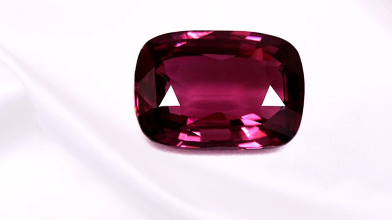  spinel gemstone