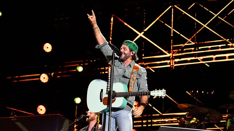 thomas rhett in cma fest