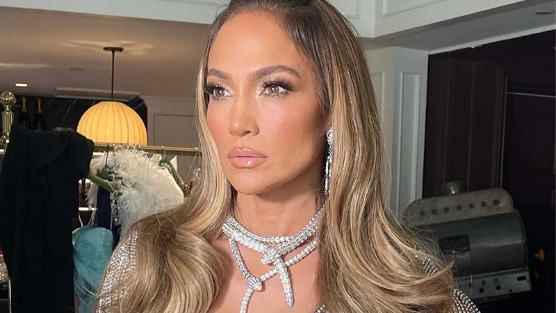 Jennifer Lopez's Bulgari Serpenti Necklaces
