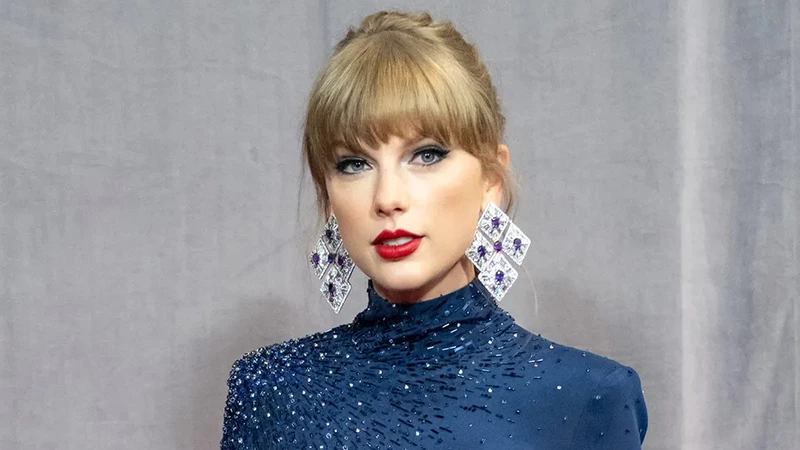 Taylor Swift: Sparkling in Lorraine Schwartz Jewelry