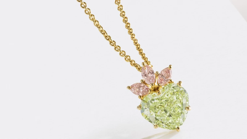 Green Colored Diamond Pendant