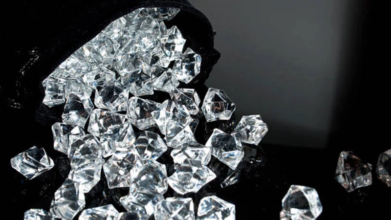 scattered diamond stones