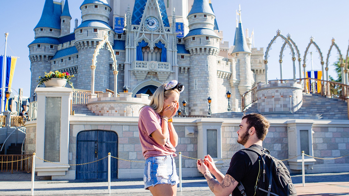5 Magical Disneyland Proposal Ideas to Impress Your Love