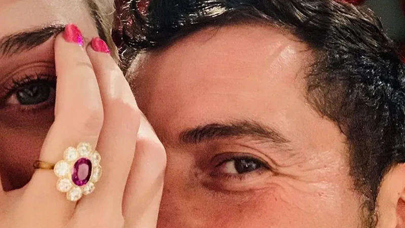 Katy Perry’s stunning flower-shaped engagement ring