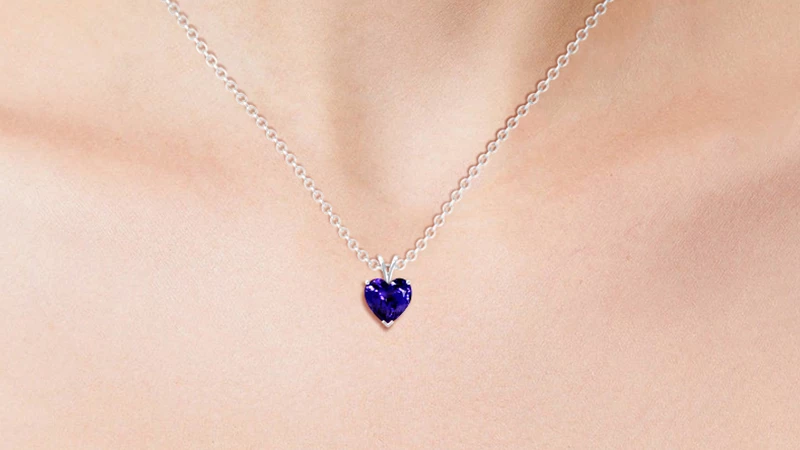 Heart-shaped tanzanite pendant
