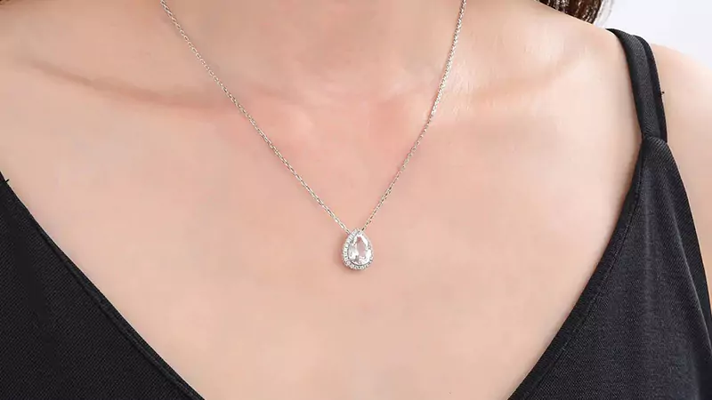 white topaz pendant necklace